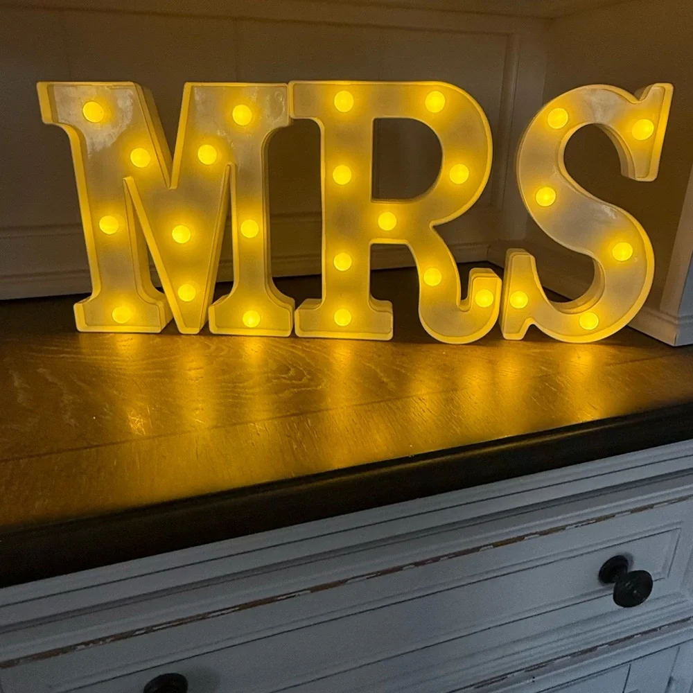 Mr and Mrs Light up LED letter set - Picture 2 of 5